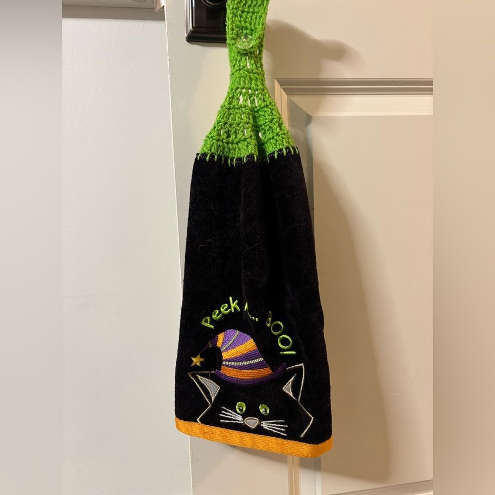 ⭐️ 5 For $25 Peek A Boo! Halloween Towel Vintage